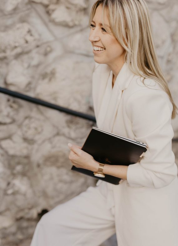 Eva Lavtar